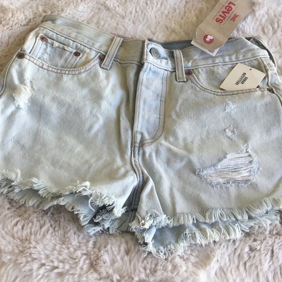 Levi’s wedgie fit high rise ripped cutoff shorts - Picture 4 of 16